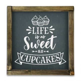 Life is as sweet as cupcakes – Fekete krétatábla rusztikus tölgy kerettel