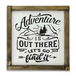 Adventure is out here  - Fehér deszkatábla tölgy kerettel